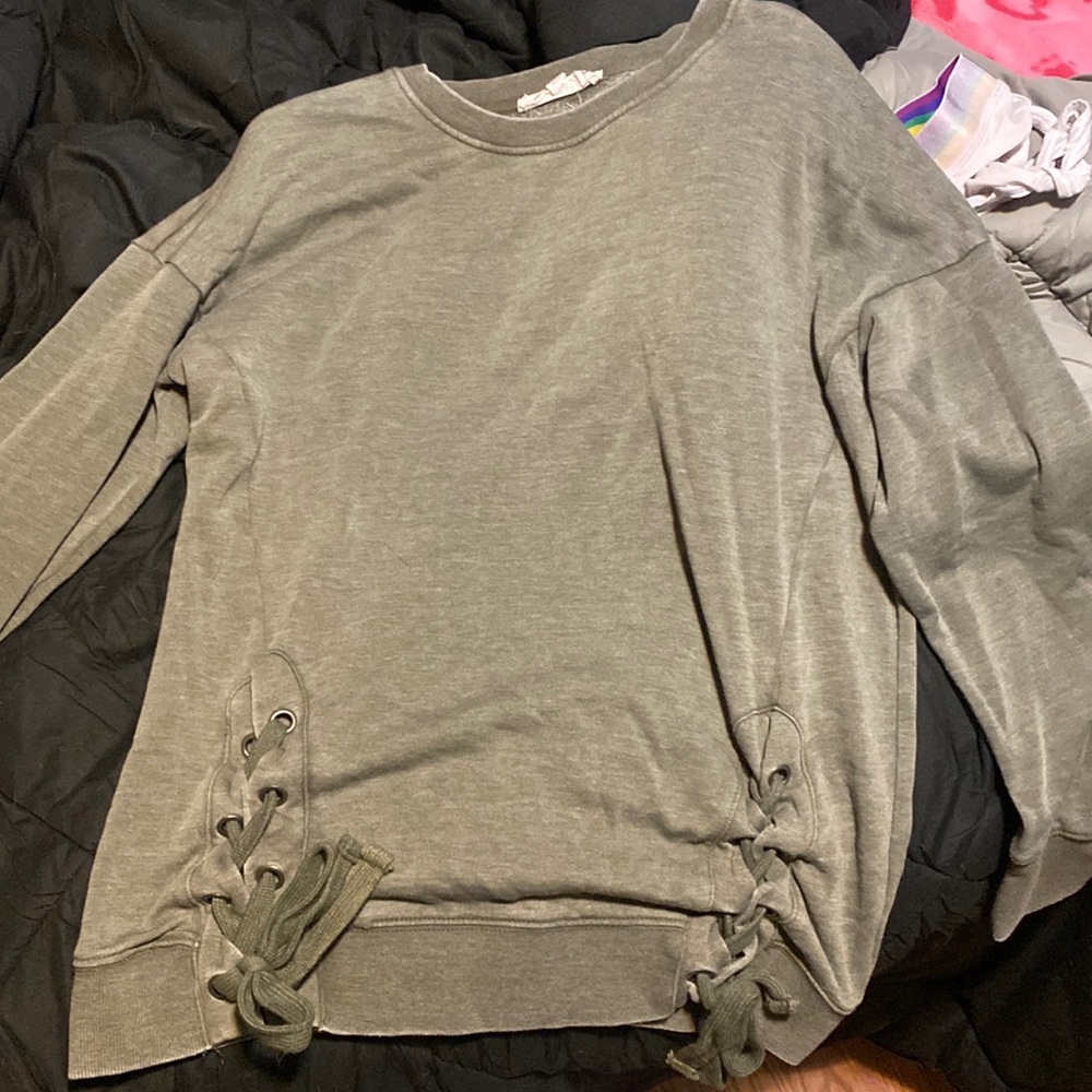 Green crew neck with ties on the bottom